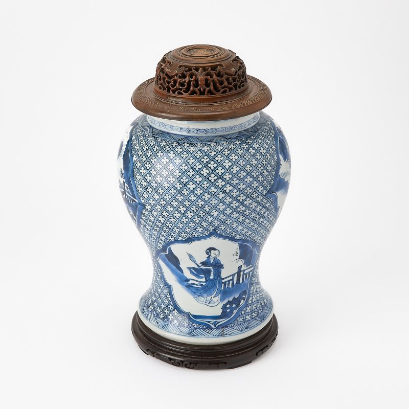 A Chinese Blue and White Porcelain Baluster Jar - 图5