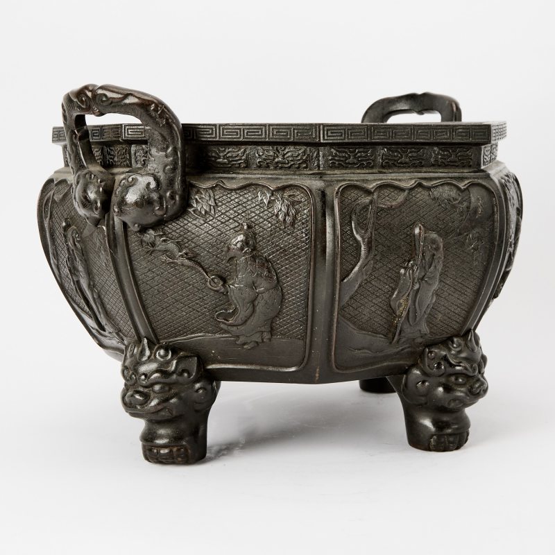A Chinese Cast Bronze Octagonal Jardiniere - 图2