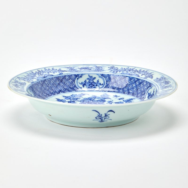 A Pair of Chinese Blue and White Porcelain Dishes - 图2