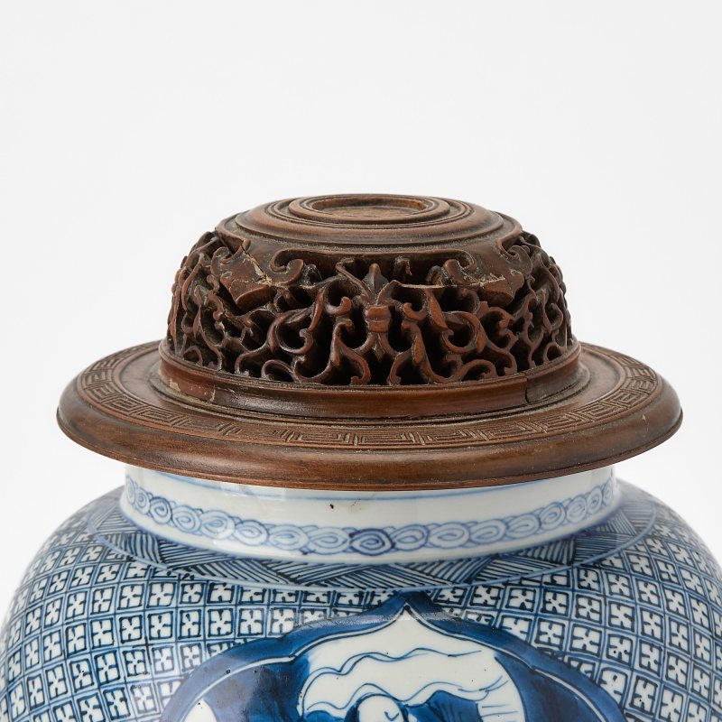A Chinese Blue and White Porcelain Baluster Jar - 图6