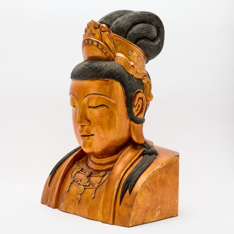 A Chinese Lacquered Wood Bust of Guanyin - 图2