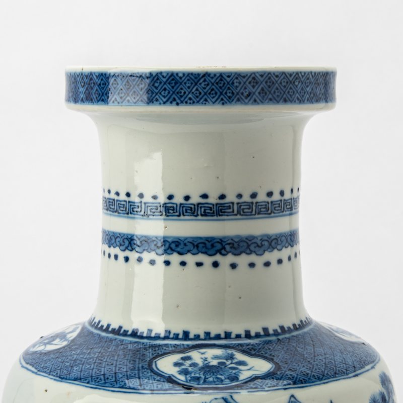 A Chinese Kangxi-Style Blue and White Porcelain Rouleau Vase - 图2