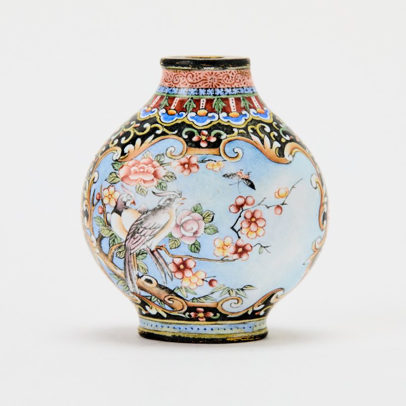 A Chinese Falangcai Decorated Enamel Snuff Bottle - 图2