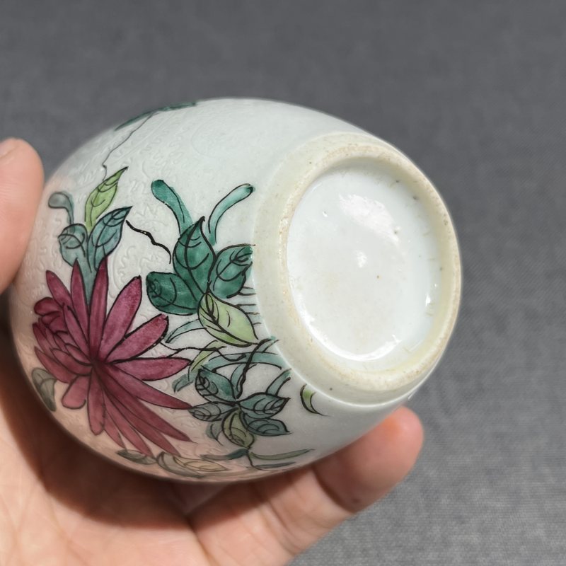 清乾隆粉彩轧道花卉小罐 - 图10