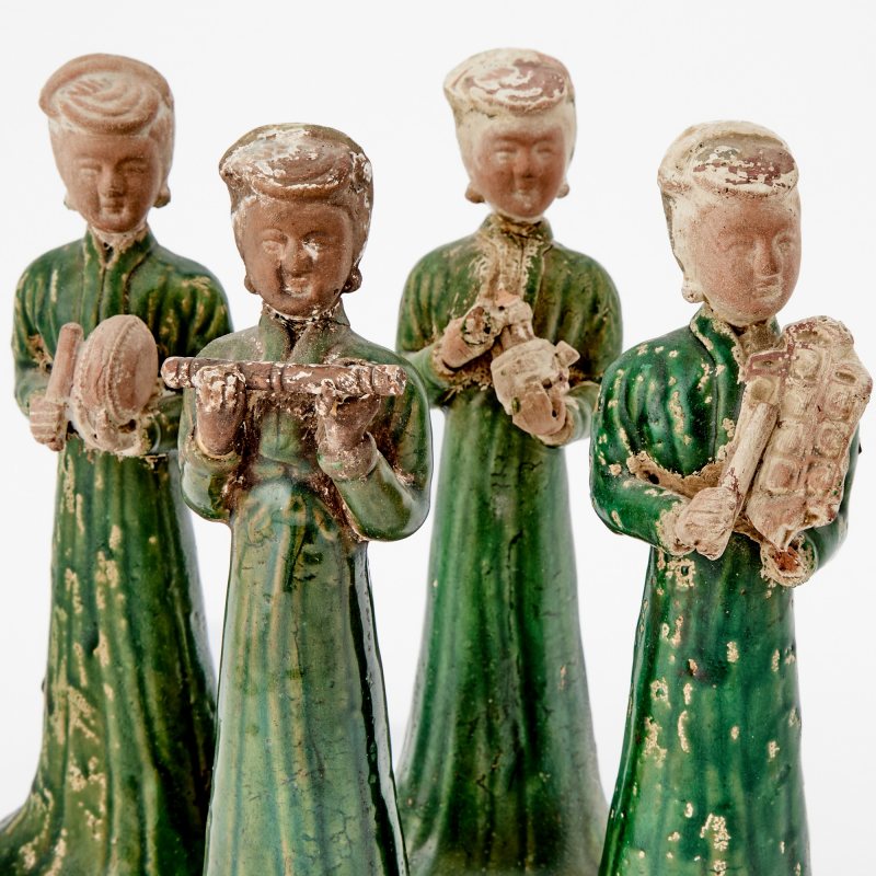 A Group of Four Chinese Green Glazed Pottery Figures of Musicians - 图3
