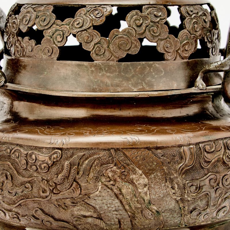 A Chinese Cast Bronze Censer and Cover - 图5