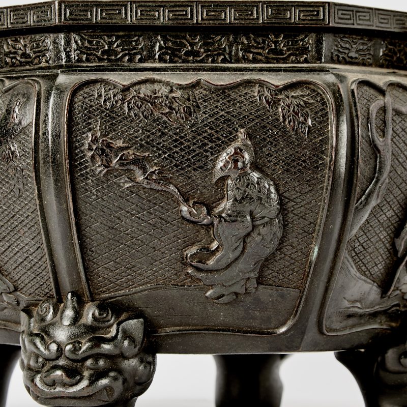 A Chinese Cast Bronze Octagonal Jardiniere - 图5