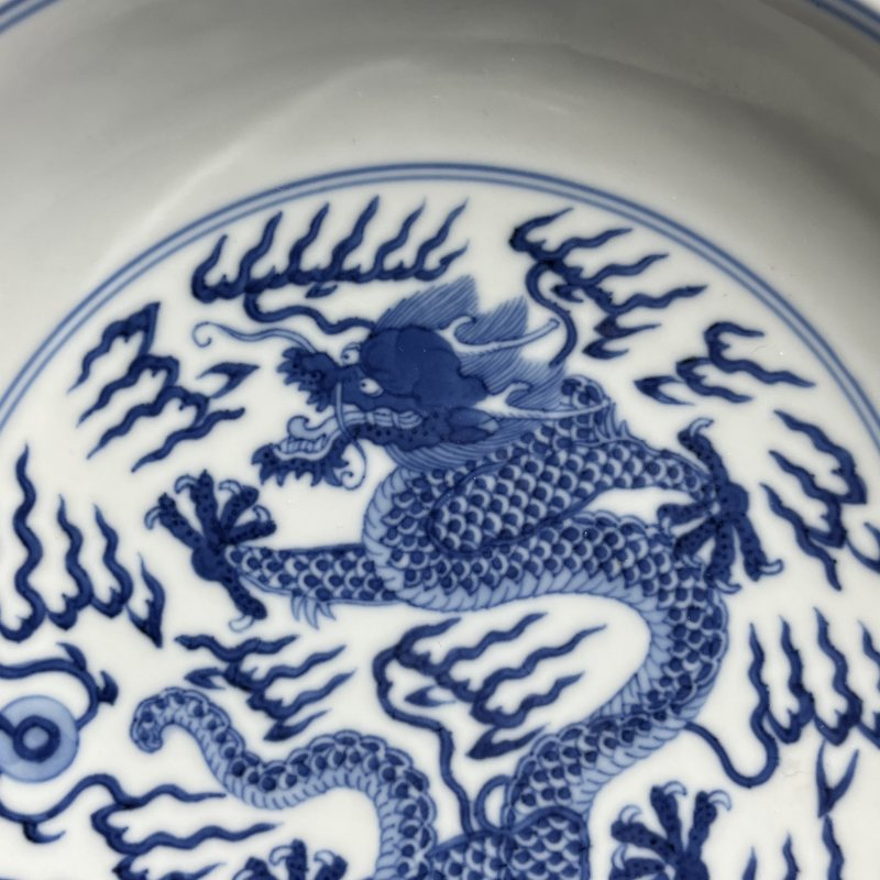清乾隆青花双龙赶珠纹盘 - 图6
