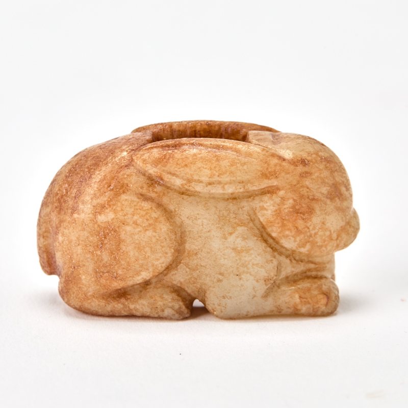 A Chinese Russet and Pale Celadon Jade Toggle - 图2