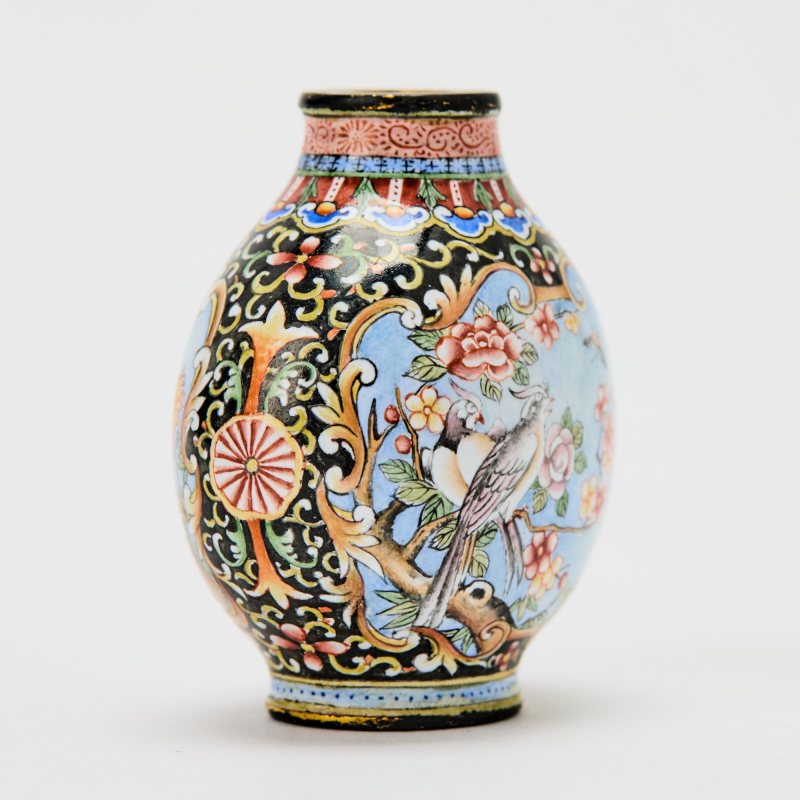 A Chinese Falangcai Decorated Enamel Snuff Bottle - 图3