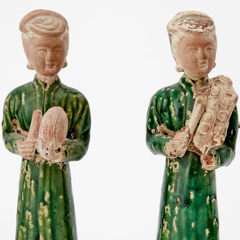 A Group of Four Chinese Green Glazed Pottery Figures of Musicians - 图4
