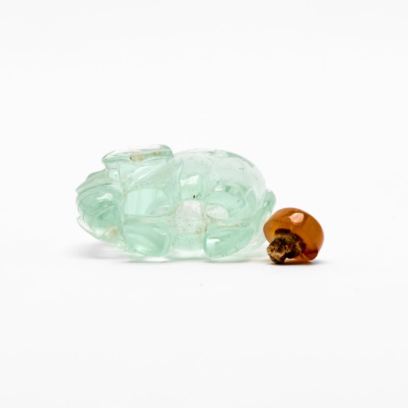 A Chinese Carved Aquamarine 'Elephant' Snuff Bottle - 图4