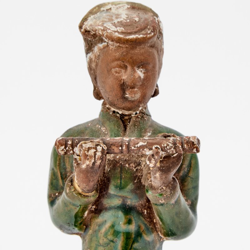 A Group of Four Chinese Green Glazed Pottery Figures of Musicians - 图5
