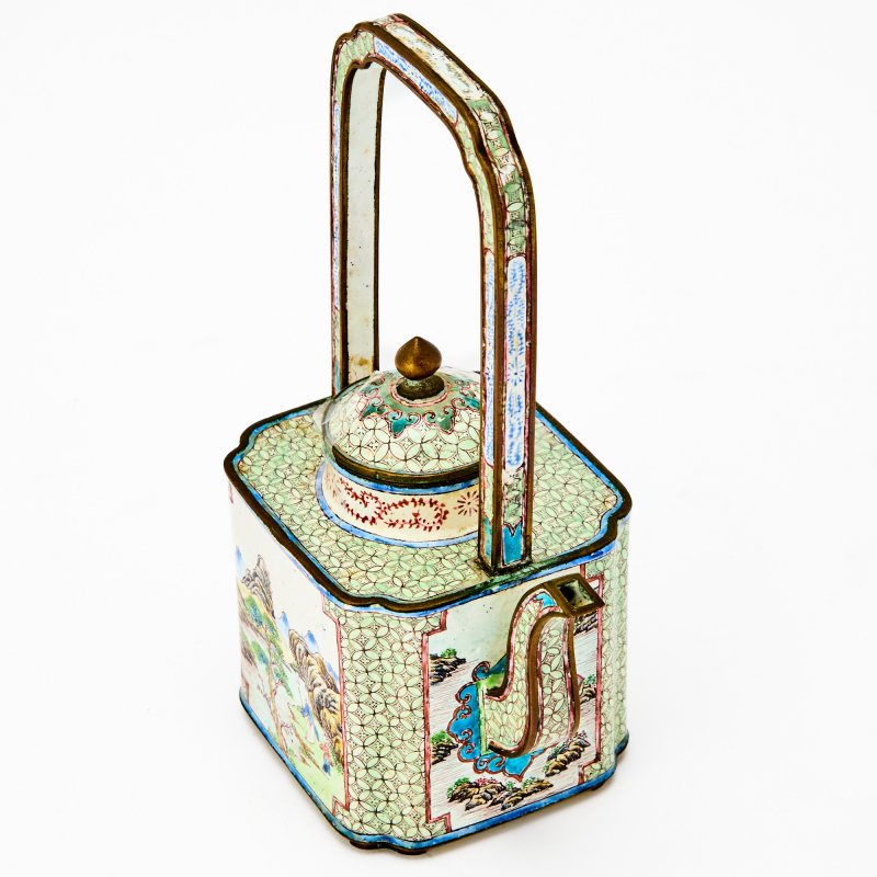 A Chinese Canton Enamel Teapot - 图2