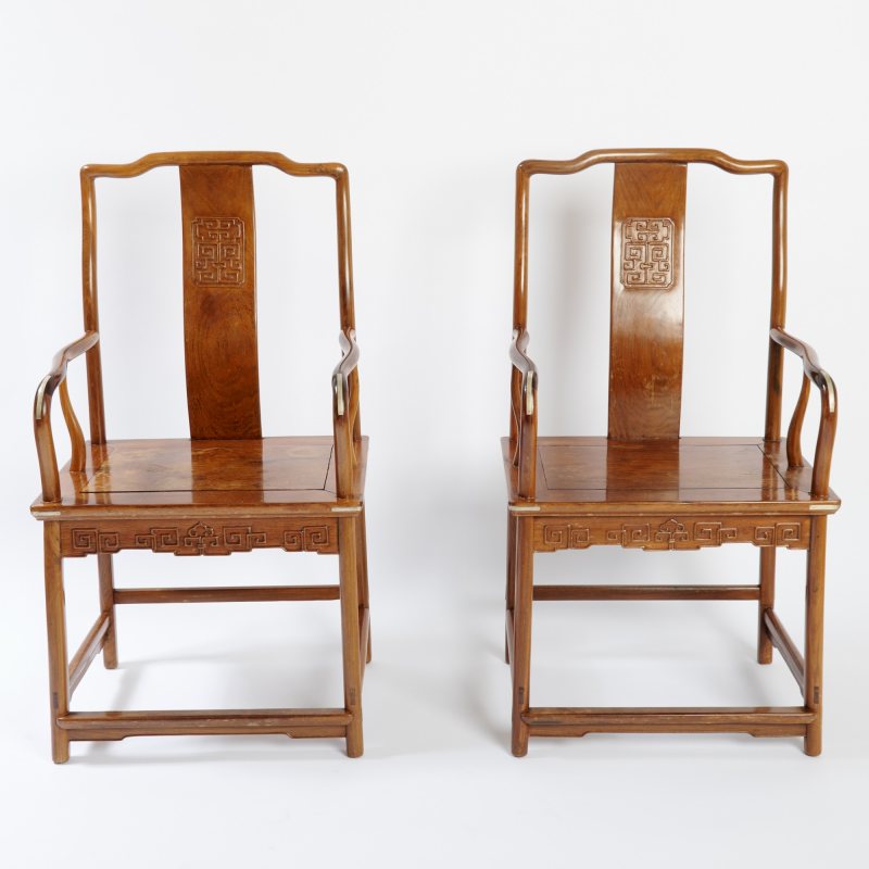 A Pair of Chinese Huanghuali and Mixed Hardwood Yokeback Armchairs, Nanguanmaoyi - 图2