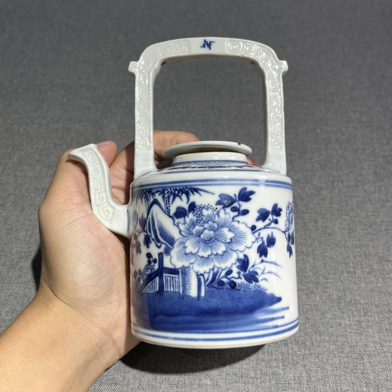 清中期青花花卉提梁壶 - 图4