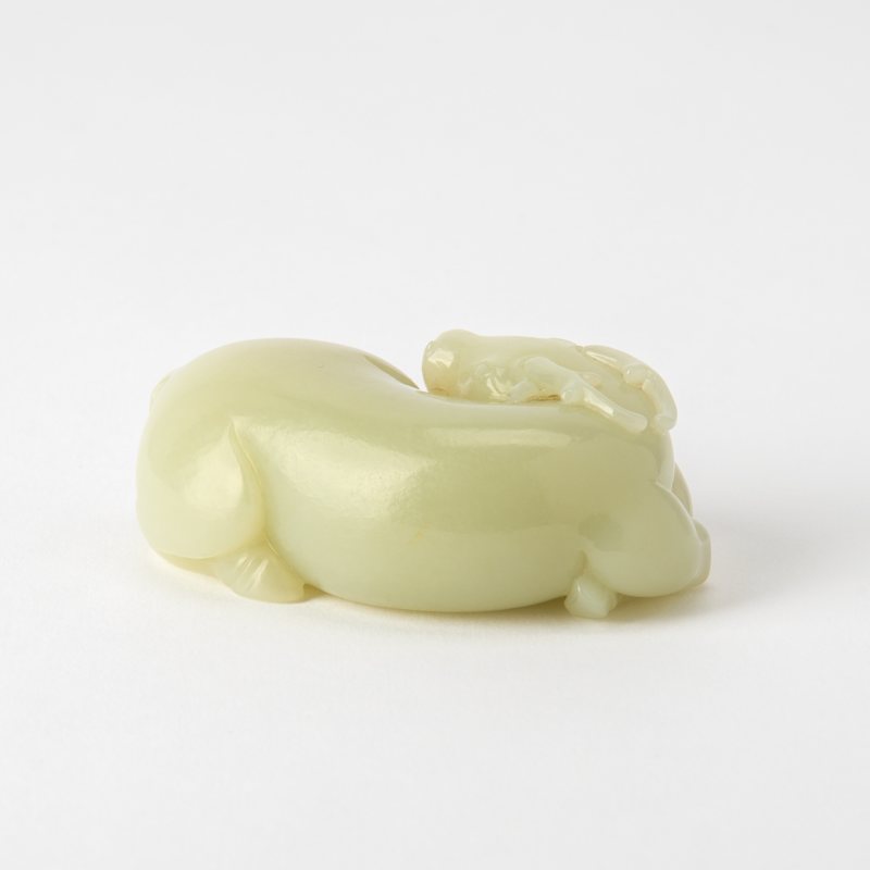 A Fine Chinese Celadon Jade Deer - 图2