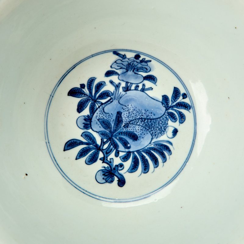 An Unusual Chinese Blue and White Porcelain Bowl - 图6