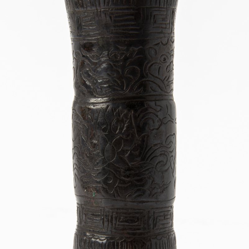 A Chinese Cast Bronze Gu Vase - 图2