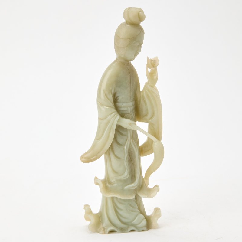 A Chinese Celadon Jade Figure of a Meiren - 图2