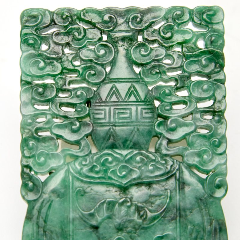 A Pair of Chinese Carved Chloromelanite Jadeite Plaques - 图3
