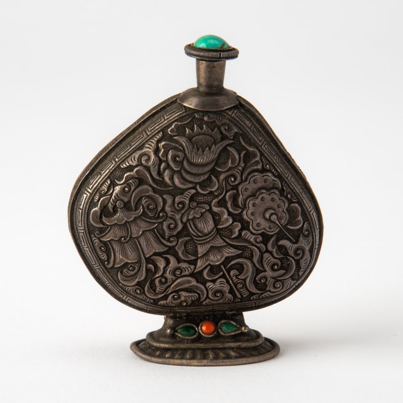 A Chinese Silver-Mounted Pebble Jade Snuff Bottle - 图3