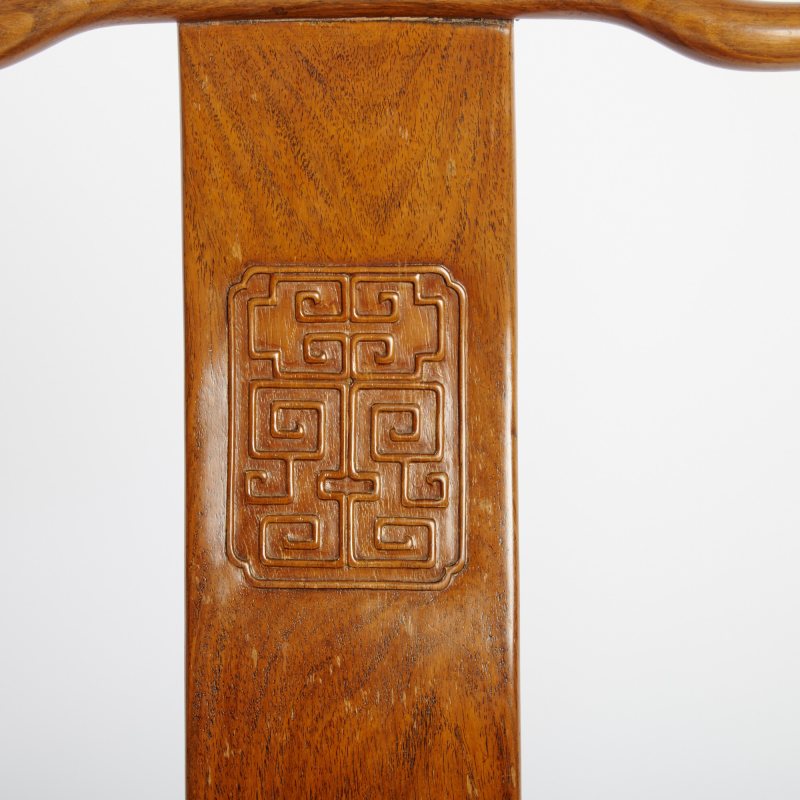 A Pair of Chinese Huanghuali and Mixed Hardwood Yokeback Armchairs, Nanguanmaoyi - 图8