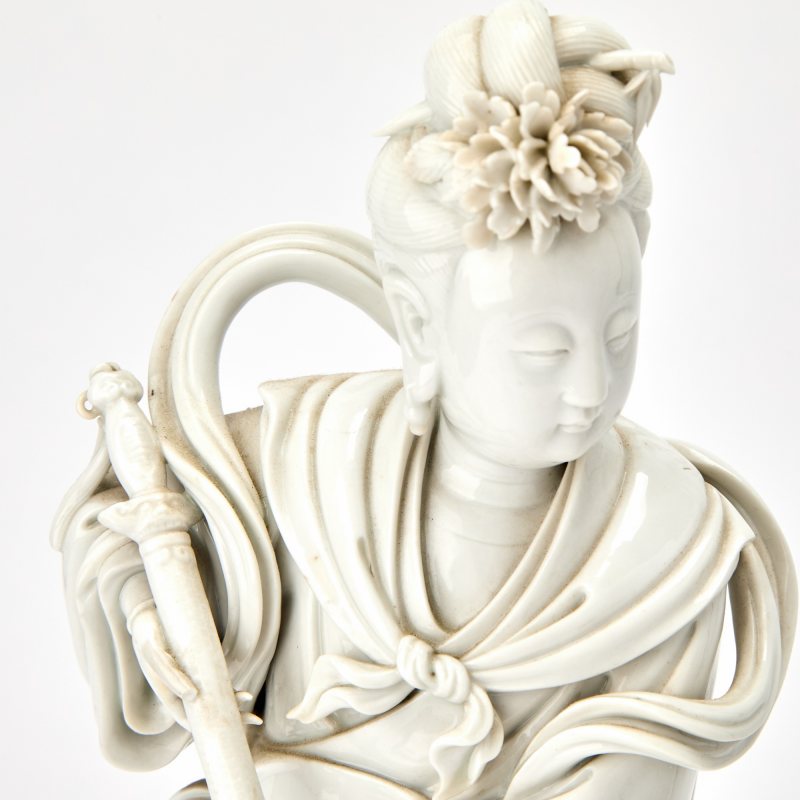 Two Chinese Dehua Porcelain Figures of Guanyin - 图7
