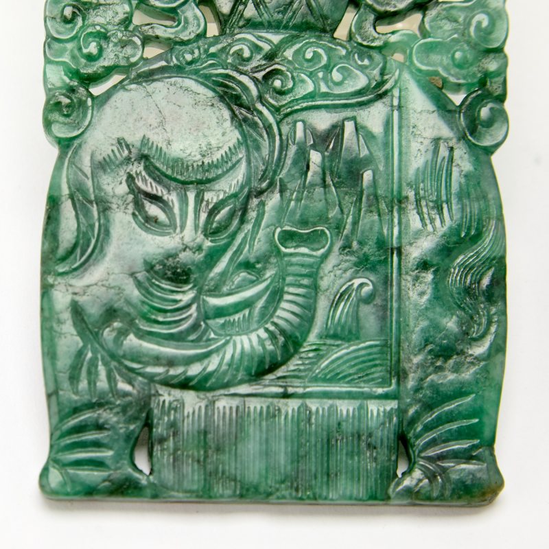 A Pair of Chinese Carved Chloromelanite Jadeite Plaques - 图4