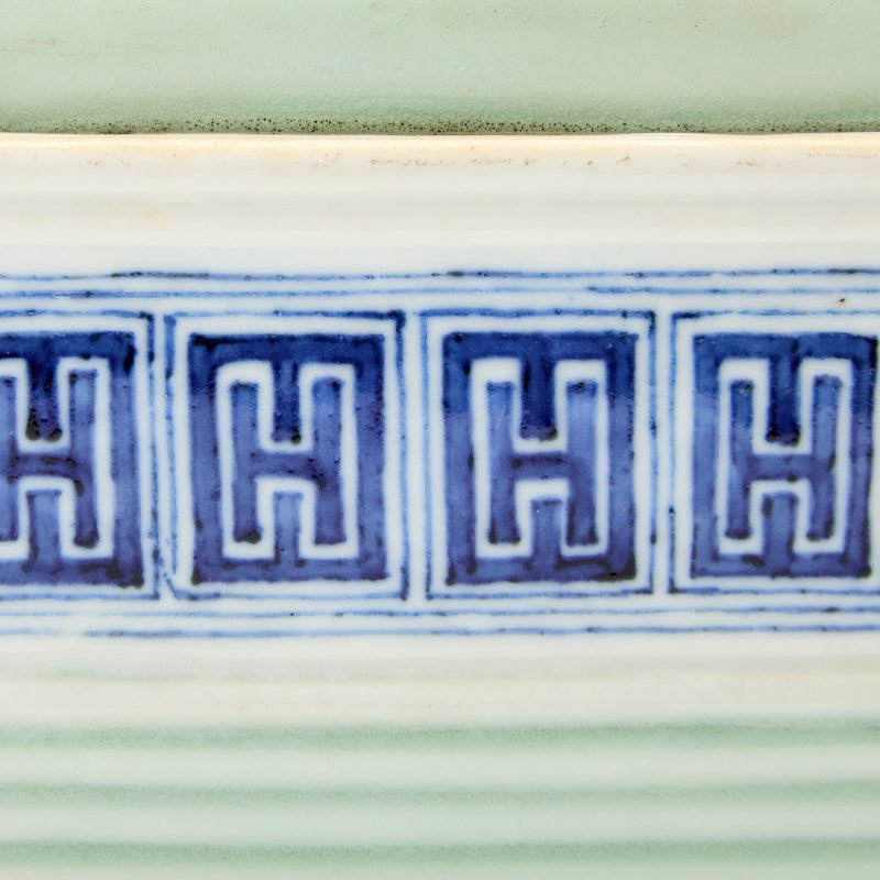 A Chinese Celadon Glazed Blue and White Porcelain Censer and Cover - 图5