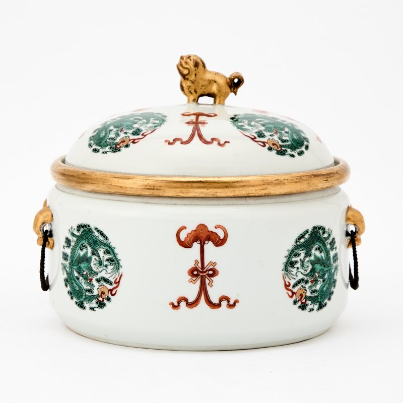 A Chinese Gilt-Decorated Enameled Porcelain Jar and Cover