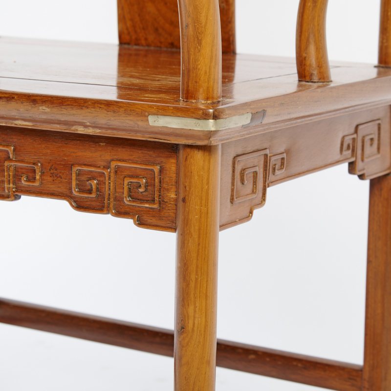 A Pair of Chinese Huanghuali and Mixed Hardwood Yokeback Armchairs, Nanguanmaoyi - 图9