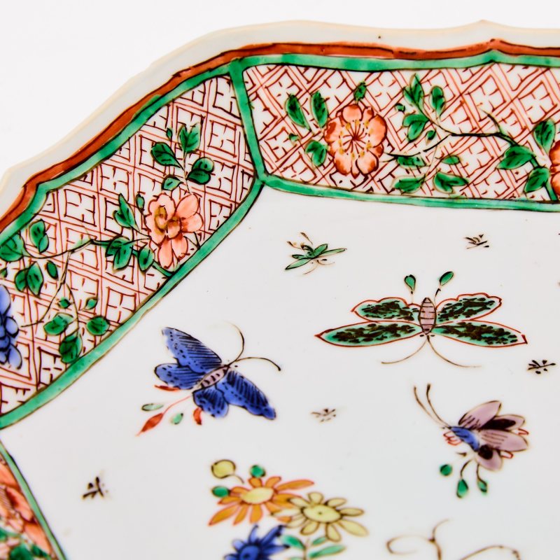 A Pair of Chinese Famille Verte Porcelain Hexagonal Dishes - 图4