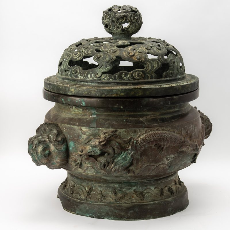 A Large Chinese Cast Bronze Censer - 图3