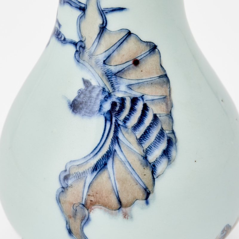 A Chinese Blue and Copper Red Decorated Porcelain Vase - 图4