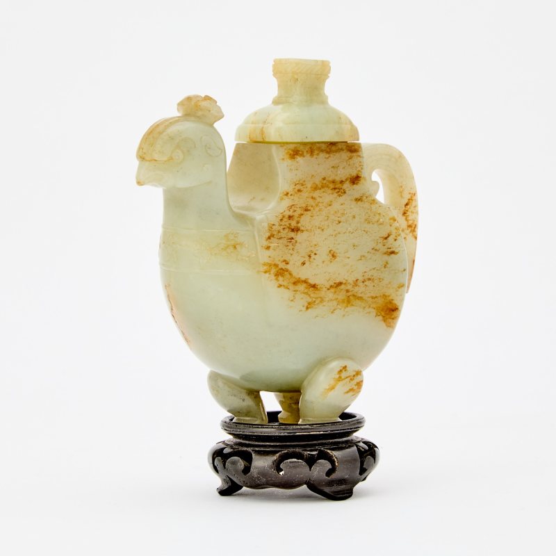 A Chinese Celadon Jade ‘Phoenix-Form' Vase and Cover - 图3