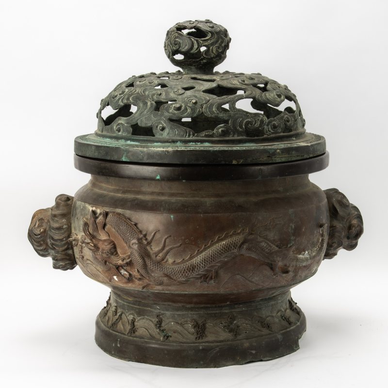 A Large Chinese Cast Bronze Censer - 图4