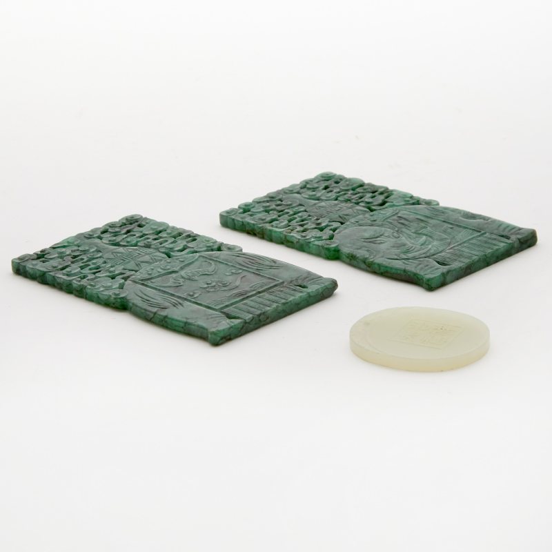 A Pair of Chinese Carved Chloromelanite Jadeite Plaques - 图5