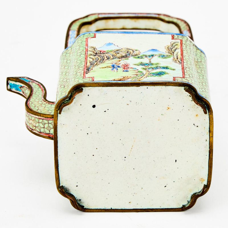 A Chinese Canton Enamel Teapot - 图6