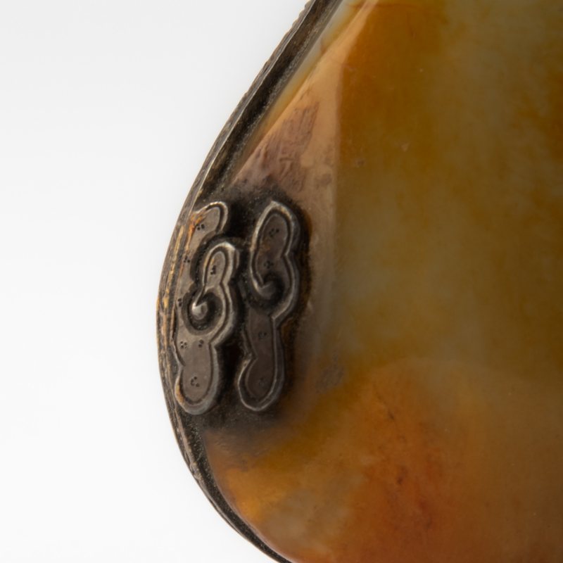 A Chinese Silver-Mounted Pebble Jade Snuff Bottle - 图6