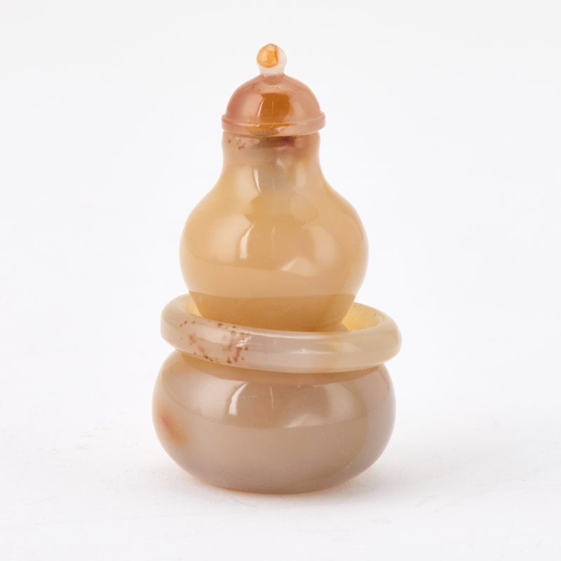 A Chinese Carved Agate 'Double-Gourd' Snuff Bottle - 图2