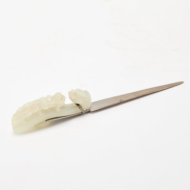 A Chinese White Jade 'Dragon' Belt Hook