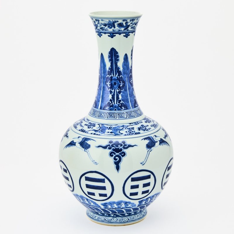 A Chinese Blue and White Porcelain 'Crane and Bagua' Bottle Vase