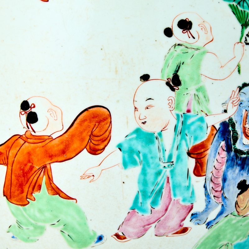 A Chinese Enameled Porcelain Jar - 图3