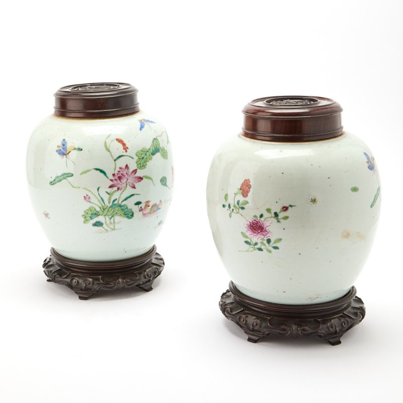 A Pair of Chinese Famille Rose Porcelain Jars - 图4