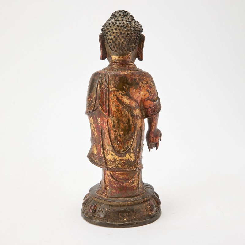 A Chinese Gilt Lacquered Bronze Figure of Shakyamuni - 图3