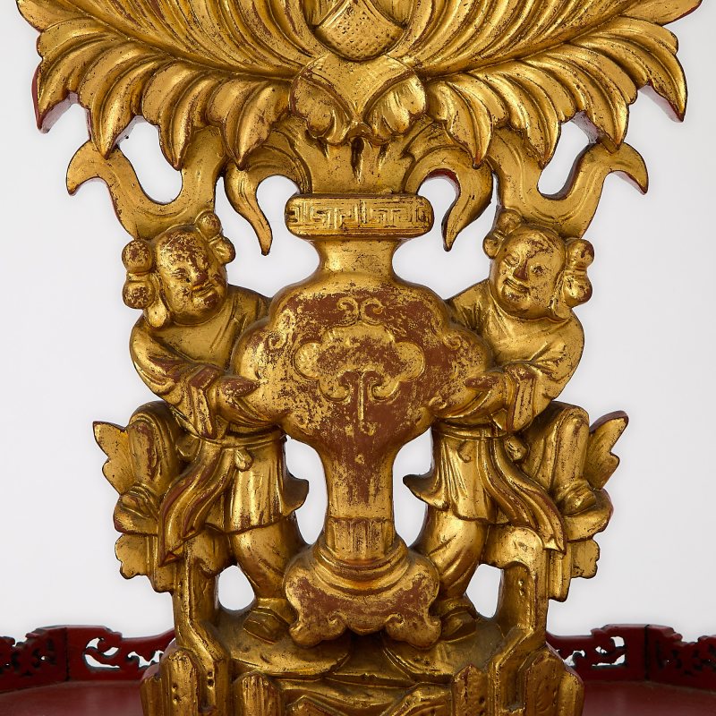 A Chinese Giltwood Mirrored Table Screen - 图5
