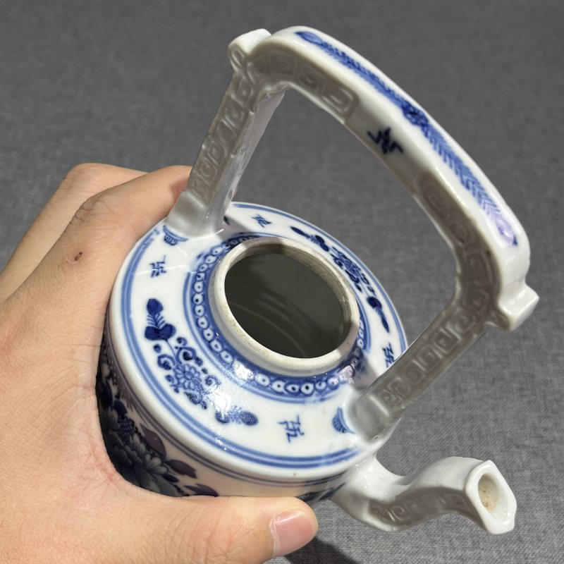 清中期青花花卉提梁壶 - 图9