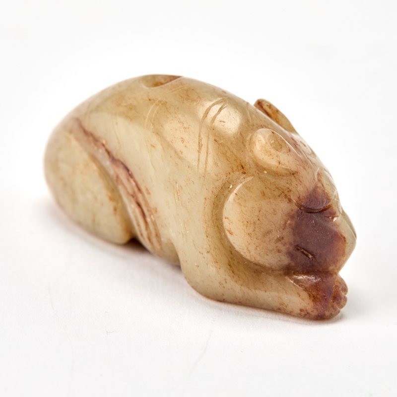 A Chinese Celadon Jade Toggle of a Tiger - 图5