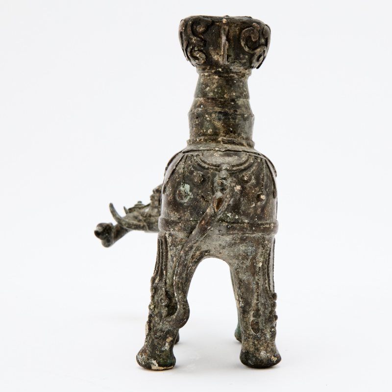 A Pair of Chinese Bronze Elephant Candle Holders - 图3